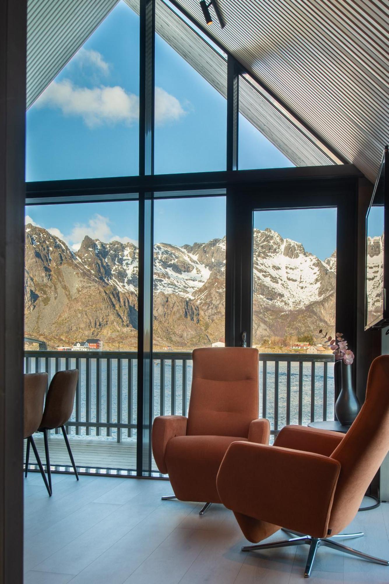 Cornerview Apartment Henningsvær Exteriör bild
